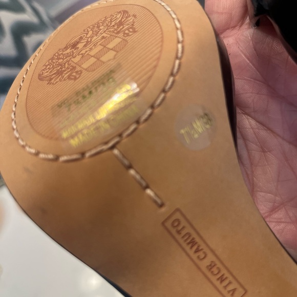 New in box! Vince Camuto Balindia Platform Sandal.  Black - Picture 5 of 7